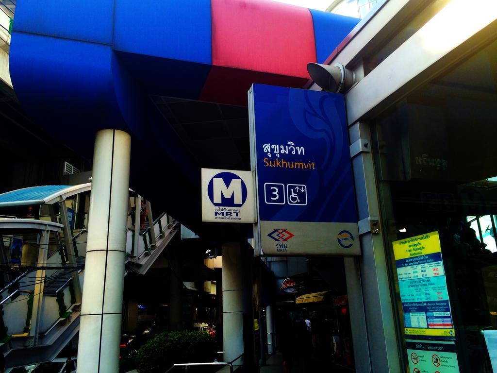 Hostel 8 Sukhumvit Soi 8 Bangkok Buitenkant foto