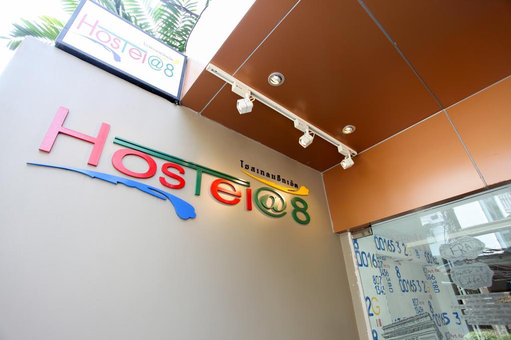 Hostel 8 Sukhumvit Soi 8 Bangkok Buitenkant foto