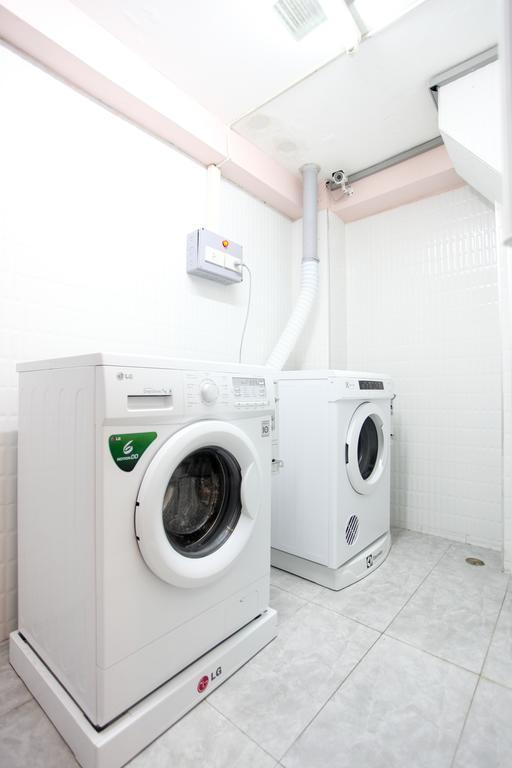Hostel 8 Sukhumvit Soi 8 Bangkok Buitenkant foto