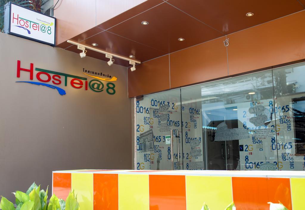 Hostel 8 Sukhumvit Soi 8 Bangkok Buitenkant foto
